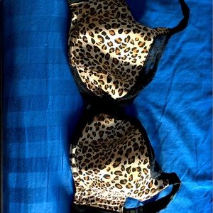 Cacique 40F  Bra $20
